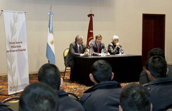 Fuerzas de Seguridad se capacitan en la integración de personas con discapacidad