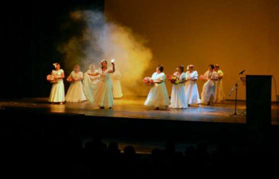 Los adultos mayores tuvieron su día de teatro y danza