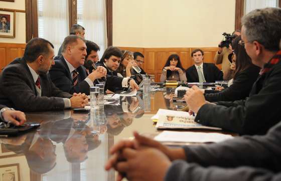 El gabinete del ministerio de Gobierno se reunió con Diputados