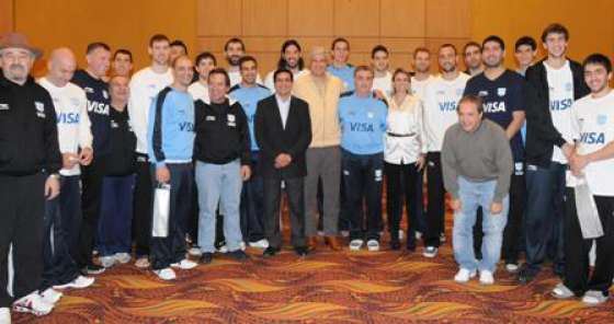 Zottos agradeció al seleccionado argentino de básquet su presencia en Salta