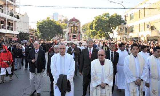 Masiva participación en la procesión de la Virgen del Perpetuo Socorro