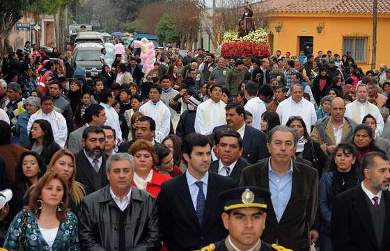 Urtubey compartió con el pueblo de El Galpón la fiesta patronal en honor a San Francisco Solano