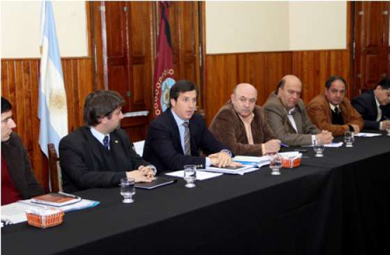 Sylvester analizó con senadores el proyecto de reforma de la ley orgánica policial