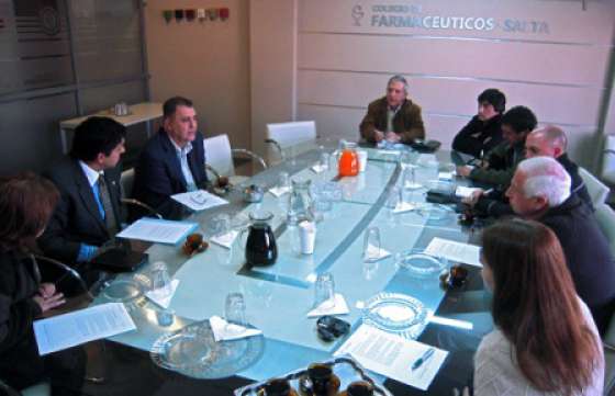 Proyectan acciones de control y fiscalización en la venta de medicamentos
