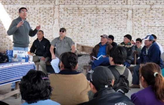Taller de asesoramiento en la comunidad Guaraní de Colonia Santa Rosa