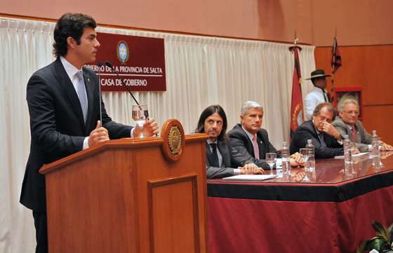 La Provincia y el Banco Macro acordaron un fondo de $200 millones en créditos para inversión