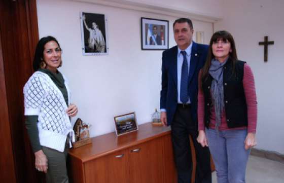 El ministro Loutaif recibió un cuadro de Eva Perón