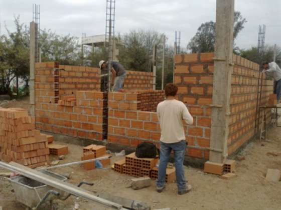 El Gobierno Provincial construye la vivienda para dos niños afectados por ictiosis