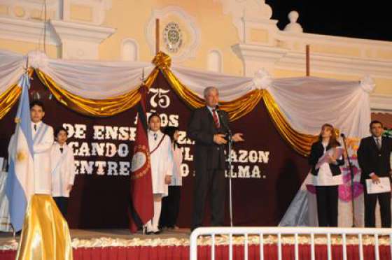 La escuela Uriburu celebró sus bodas de diamante