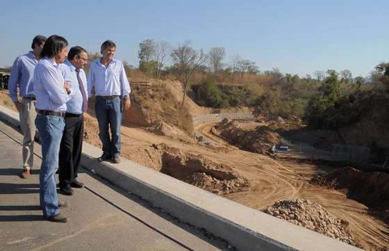 Entre Mosconi y Tartagal avanza la construcción de un camino paralelo a la 34