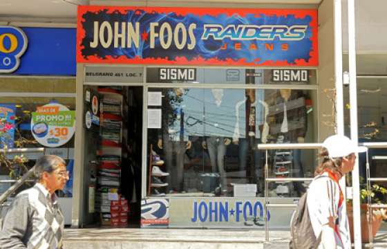 Sancionan a comercios de indumentaria por no exhibir precios