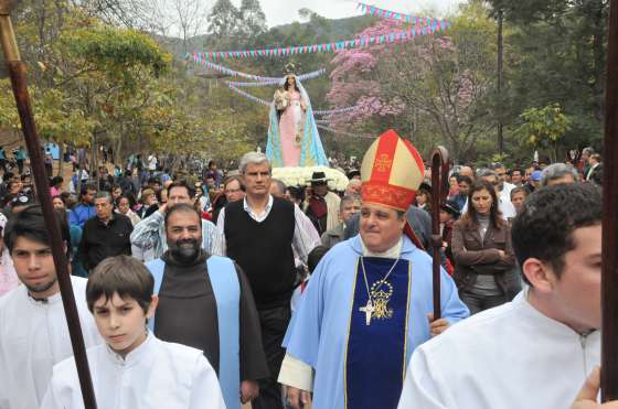 Una multitud renovó su fe en la Virgen de la Peña