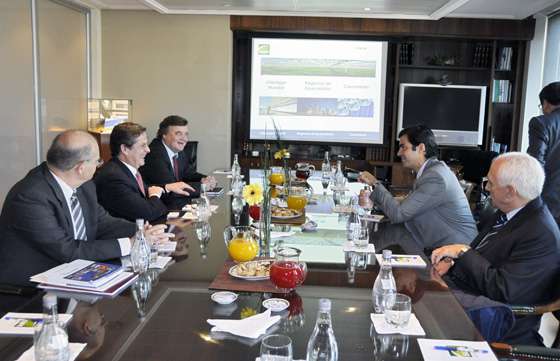El gobernador Urtubey busca inversores mineros en Chile