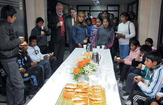 Niños de Molinos recorren la Capital salteña invitados por el Gobierno