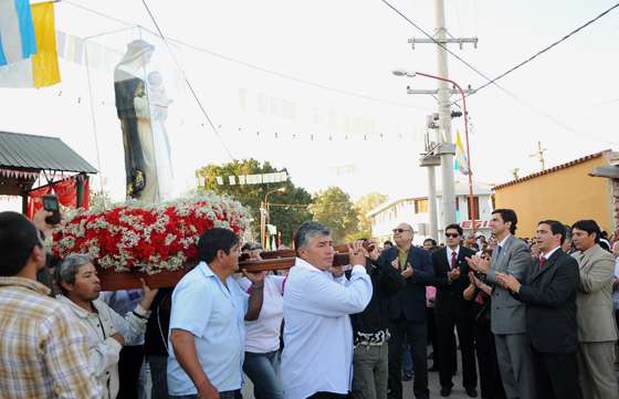 El Pueblo de Colonia Santa Rosa honró a su Santa Patrona