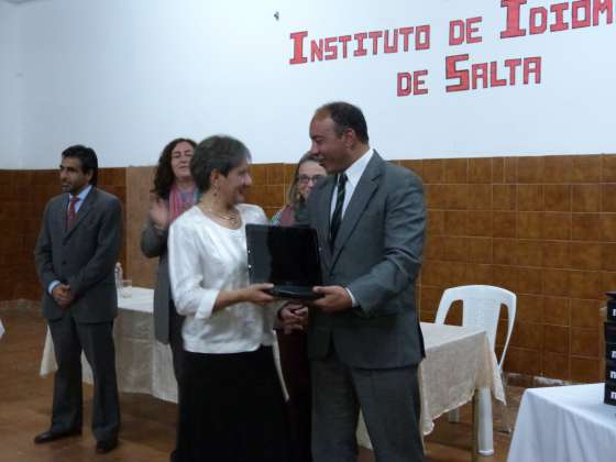 Los institutos de idioma contarán con salas de informática móviles