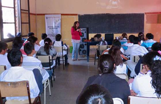 En escuelas se analizaron temas de violencia escolar y autoestima