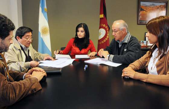 Más de tres mil vecinos de Cerrillos se beneficiarán con obras de pavimento