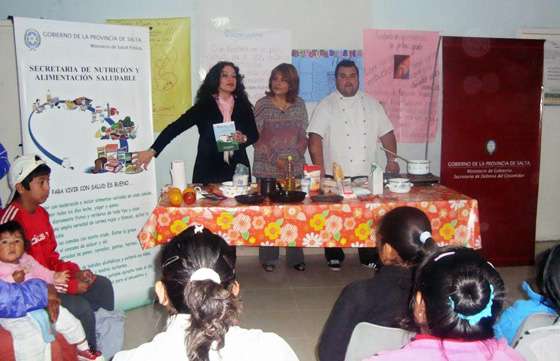 Salud y Gobierno promueven hábitos de consumo responsable y saludable