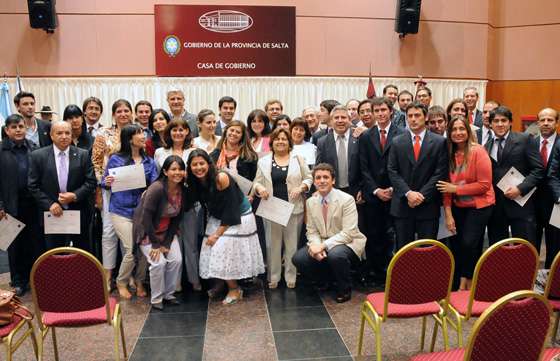 Urtubey entregó diplomas a participantes del Programa para Líderes de Comunidades Locales