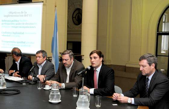 La experiencia del voto electrónico fue presentada en Buenos Aires