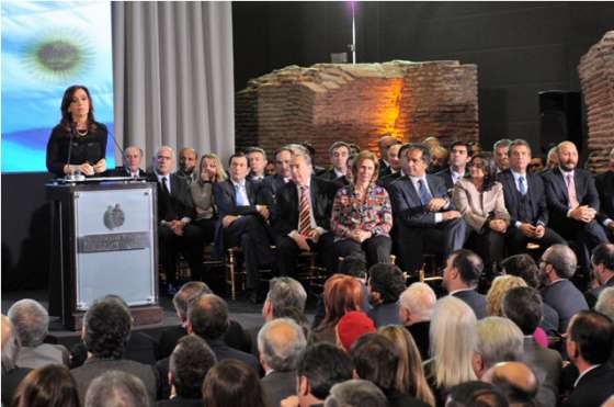 Urtubey participó en Casa Rosada del tercer aniversario de la sanción de la Ley de Medios