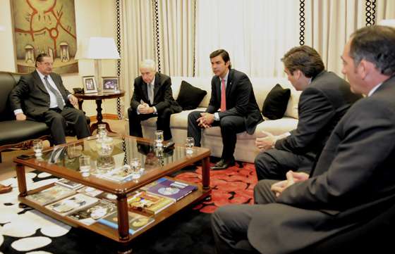Urtubey y el embajador chileno se reunieron por la reactivación del ferrocarril
