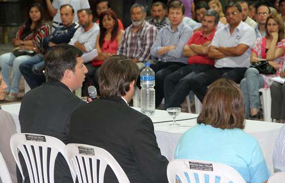 El Ministro Sylvester se reunió con vecinos de Rosario de Lerma