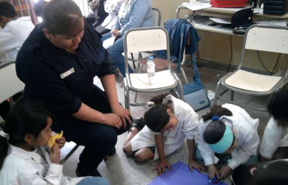 Taller de seguridad preventiva en escuela de barrio la Loma