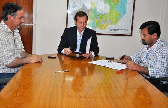 Entregaron cheques para asistencia a pequeños productores aborígenes