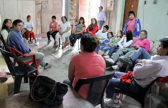 Reunión con vecinos de Santa Lucía y Roberto Romero