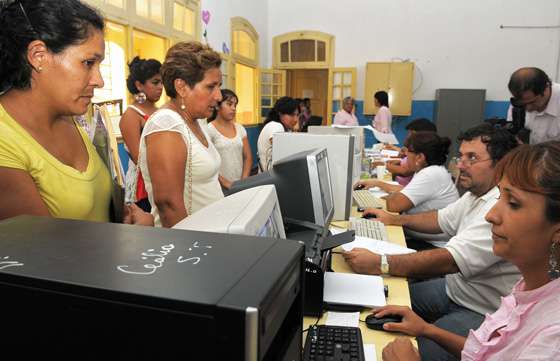 Último día de consultas de docentes en Capital para el período de tachas