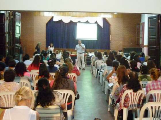 Capacitación docente sobre necesidades educativas especiales