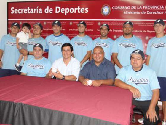Campeones sudamericanos de beisbol visitaron la Secretaría de Deportes