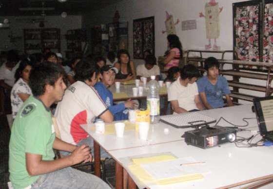 Talleres de comunicación asertiva para jóvenes en Güemes