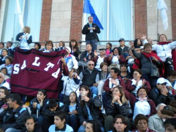 La bandera salteña se lució en la inauguración de los Juegos Evita 2012