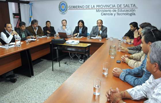 El Gobierno propuso el 22% de aumento salarial a los docentes