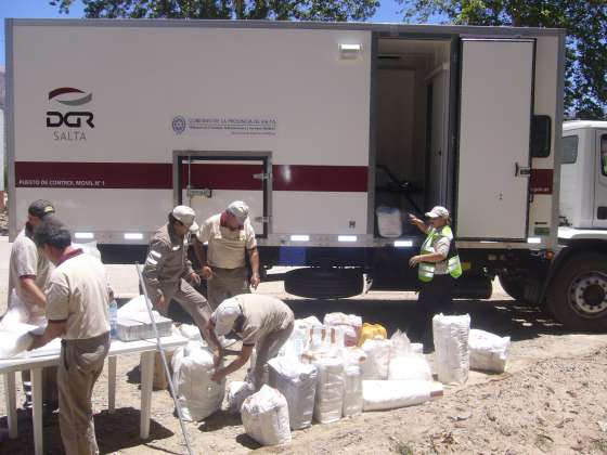 Operativo de control en Cafayate con el nuevo puesto móvil de Rentas para combatir el comercio ilegal