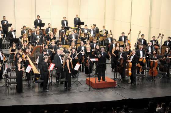 Concierto de la Sinfónica por el 5º aniversario del Teatro Provincial