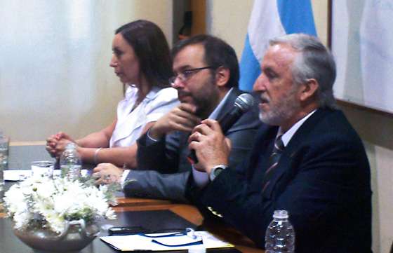 En un foro sobre la familia se destacó la tarea entre el Gobierno y la sociedad civil