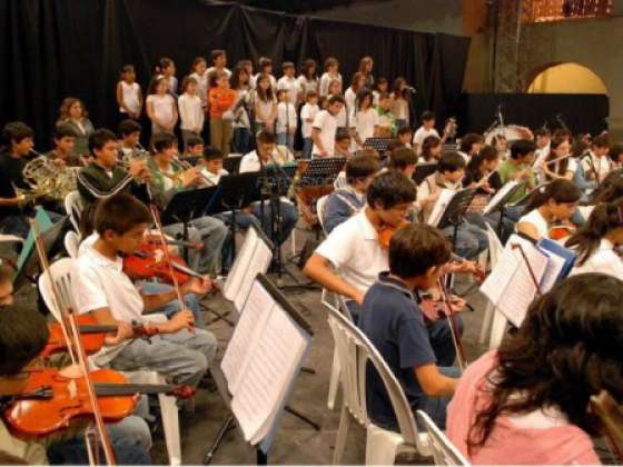 Hoy la Orquesta Infantil y Juvenil realizará conciertos en homenaje al mes de la música