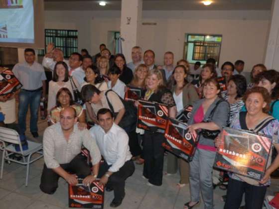 Coordinadores de 48 instituciones para jóvenes y adultos recibieron equipamiento informático