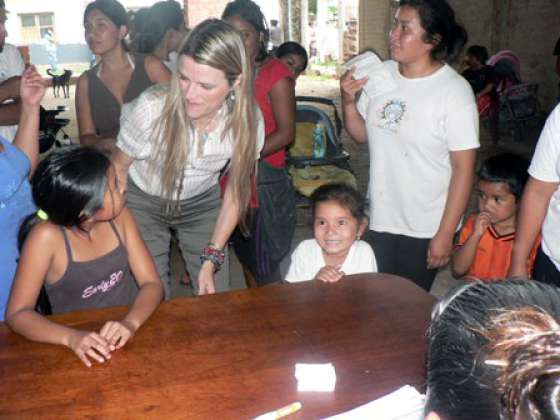 Entrega de módulos alimentarios en comunidades aborígenes