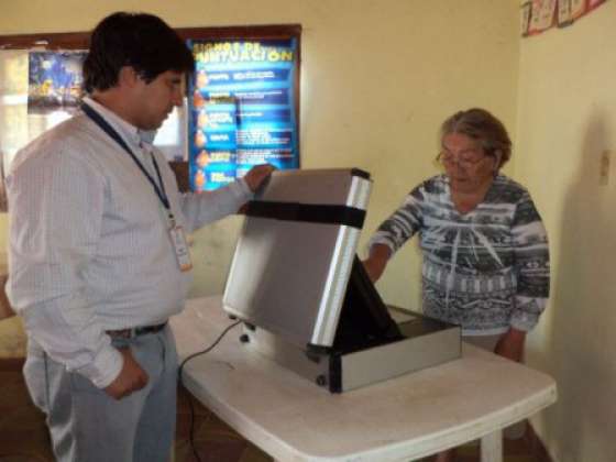 Vecinos de Tartagal usaron el voto electrónico en elecciones barriales