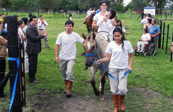 Inauguraron la nueva pista de la Fundación de Equinoterapia Azul