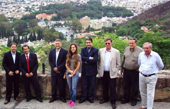 Empresas de transporte donaron 300 arbolitos
