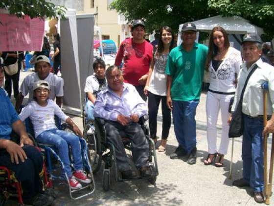 Encuentro de integración en el Paseo de los Poetas