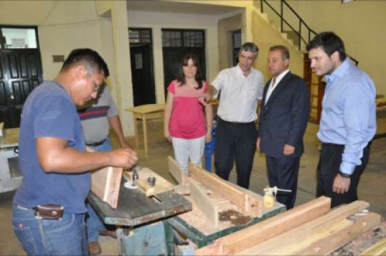 Recibieron certificados de capacitación en oficios 75 personas de la zona norte