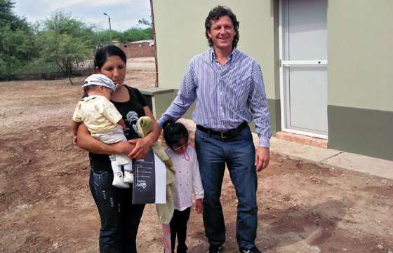La Provincia entregó una vivienda a los hermanos con ictiosis