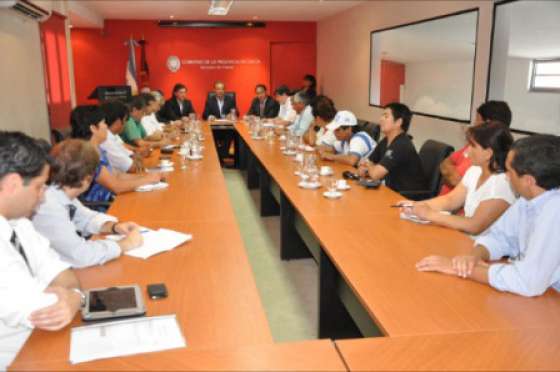 Trabajo se reunió con organizaciones sociales y cooperativas